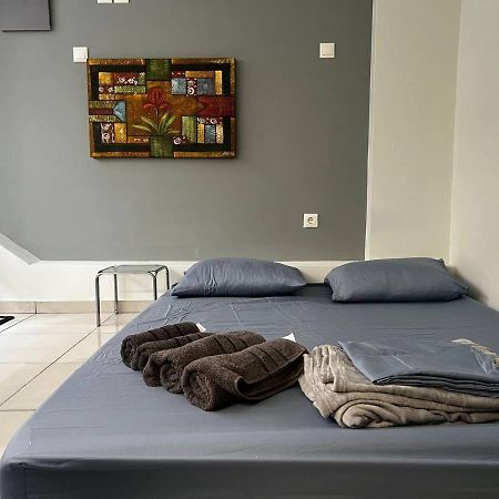 Central Renovated Studio Apartment Atena Exterior foto
